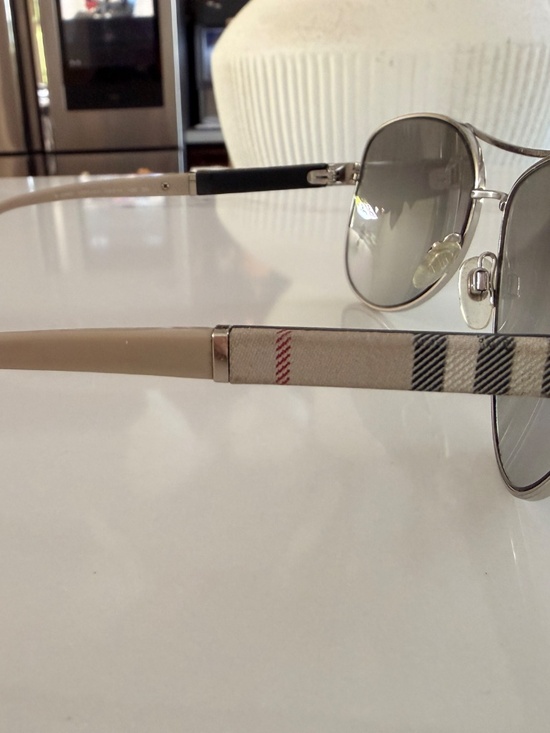 Burberry sunglasses main image 4